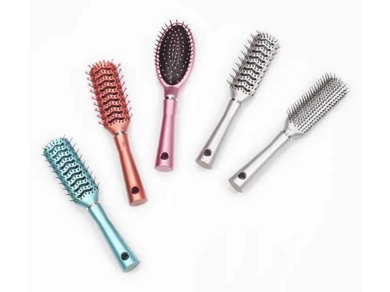 Verschiedene ausgefallene Haarbürsten-Sets aus Kunststoff