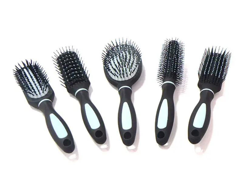 Haarbürstenset aus Kunststoff mit Gummibeschichtung