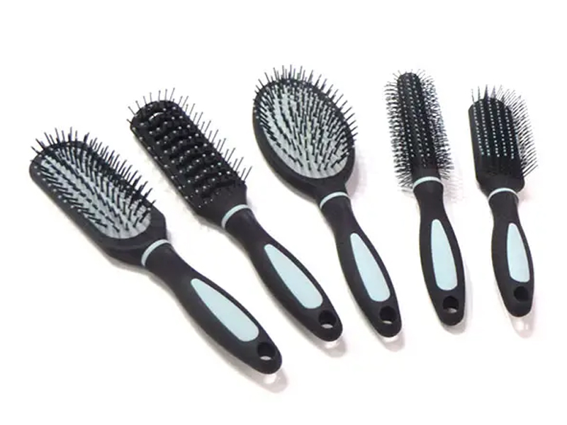 Haarbürstenset aus Kunststoff mit Gummibeschichtung
