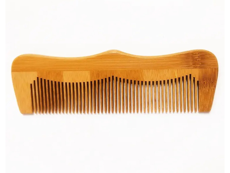 Umweltfreundliche Haarbürste aus Naturholz