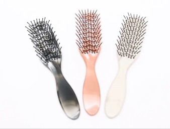 Wie verwende ich einen Haarkamm aus Kunststoff?